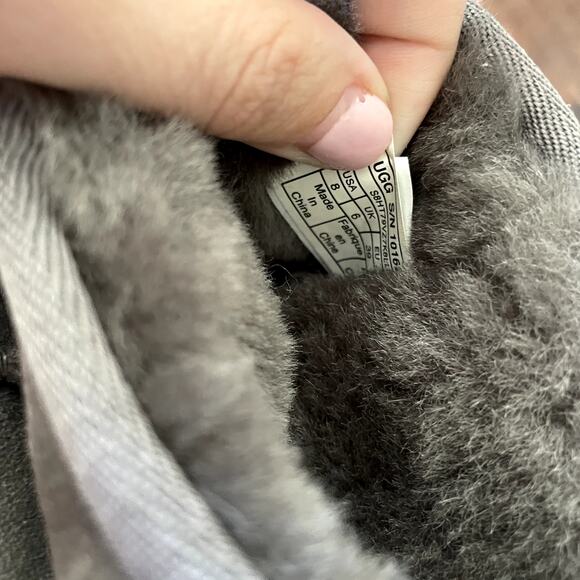 new ugg classic mini II boots gray size 8 - Picture 6 of 9